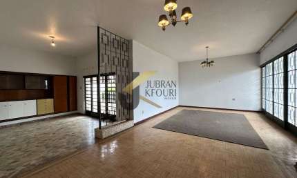 Casa comercial térrea para aluguel na Nova Campinas - com 3 quartos, 3 salas e 15 vagas de garagens.