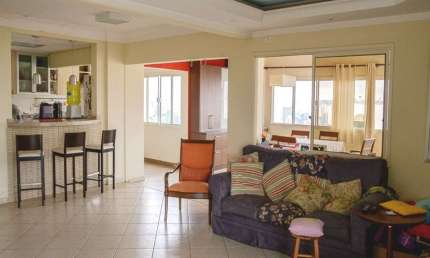Cobertura triplex à venda no Jardim das Paineiras - Campinas, com 3 dormitórios (1suíte) e 3 garagens.
