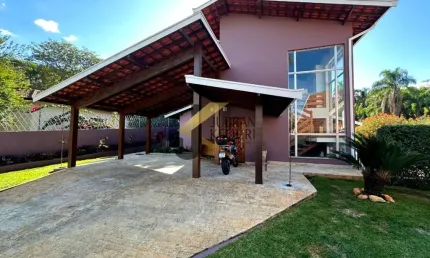 Casa térrea à venda em bolsão residencial , Sousas - Campinas, com 3 suítes, lazer privativo e garagem para 4 carros.