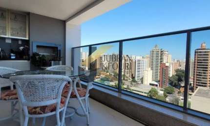 Apartamento para alugar no Cambuí em Campinas, com 2 suítes e 3 vagas de garagem