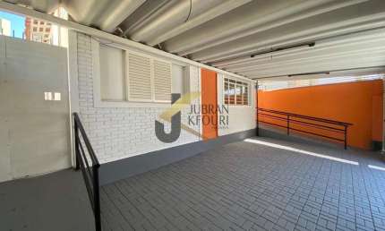 Casa comercial para locação em Parque Industrial - Campinas, com 5 salas, 3 banheiros e 3 vagas de garagem cobertas.
