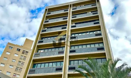 Sala comercial à venda na região da Barão de Itapura - Campinas, com recepção, 2 consultórios, 3 banheiros, copa e garagem no subsolo.
