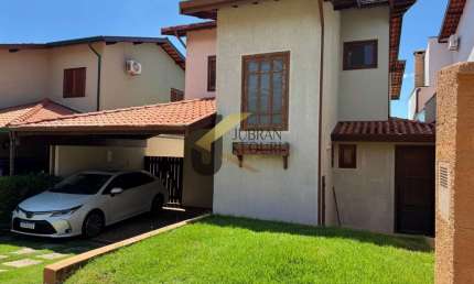 Casa para aluguel em condomínio no Parque Rural Fazenda Santa Cândida, em Campinas .Com 3 dormitórios, sendo 1 suítes,2 salas e 4 vagas. Lazer comum .