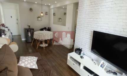Apartamento no Bairro Santa Teresinha, com 2 dormitórios, 1 suíte, 1 vaga,60 m².