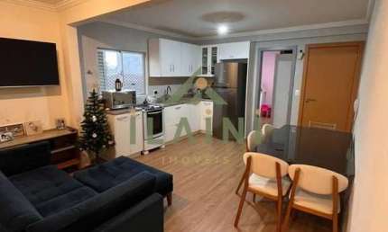Apartamento semi-mobiliado á venda com 2 dormitórios bairro Vila Real em Balneário Camboriú SC