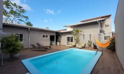 Casa residencial com 5 quartos no bairro Córrego Grande