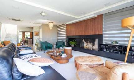 Casa de 515m² com 4 quartos sendo 3 suítes em Cacupé