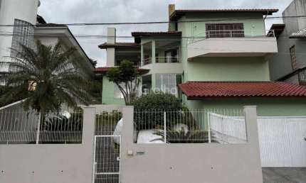 Casa com 4 quartos à venda na Rua Doutor Celso Nicodemus Lopes, --, João Paulo, Florianópolis