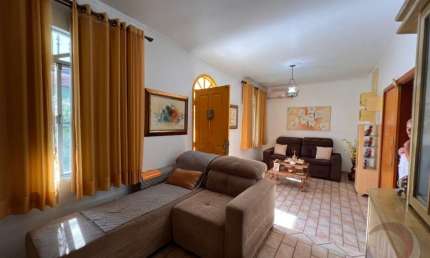 Casa com 3 quartos à venda na Rua Santo Antônio, --, Barreiros, São José