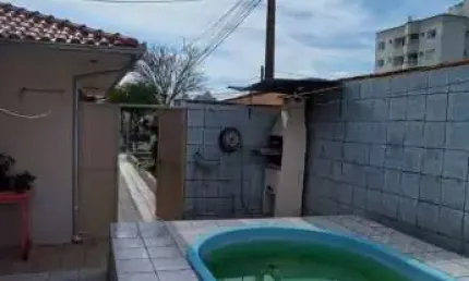 Casa com 3 quartos à venda na Rua Tenente Caminha, --, Barreiros, São José