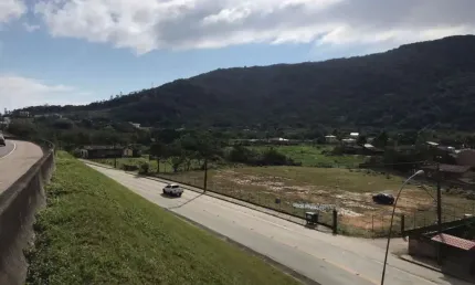 Terreno de 3500m² no bairro enseada do brito (ens brito)
