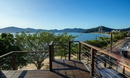 Casa com 6 quartos no bairro Praia De Fora - Palhoça SC