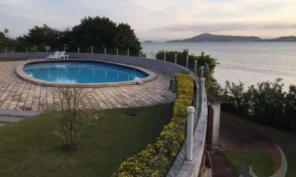 Cobertura de 150m² com 3 quartos sendo 2 suítes no bairro Bom Abrigo