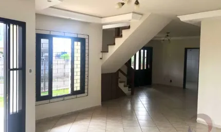 Casa Residencial de 4 dorms no bairro Jardim Atlântico