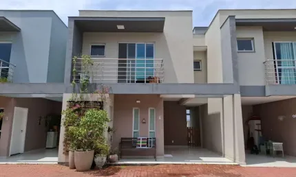Casa Residencial de 3 dorms no bairro Ribeirao Da Ilha