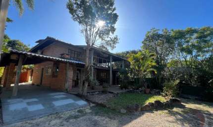 Casa Residencial de 2 dorms no bairro Lagoa Da Conceição