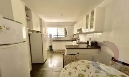 Casa Residencial de 4 dorms no bairro Barra Da Lagoa