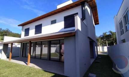 Casa Residencial de 4 dorms no bairro Cachoeira Do Bom Jesus