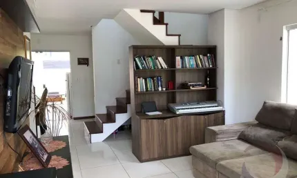 Casa Residencial de 3 dorms no bairro Ribeirao Da Ilha
