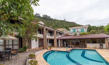 Casa com 5 quartos à venda na Rua Doutor Percy João de Borba, --, Trindade, Florianópolis