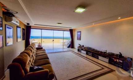 Casa Residencial de 4 dorms no bairro Morro Das Pedras