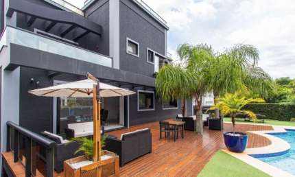 Casa Residencial de 5 dormitórios em Jurerê Internacional