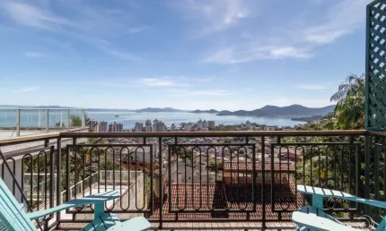 Casa com 4 quartos à venda na Avenida do Antão, --, Centro, Florianópolis