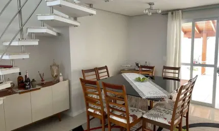 Casa Residencial de 3 dorms no bairro Praia Comprida