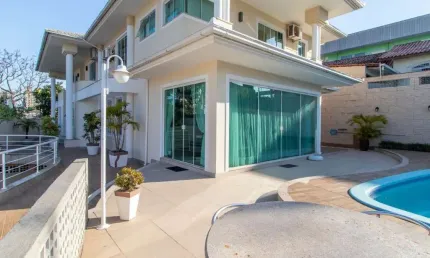 Casa com 6 quartos à venda na Rua Tenente Albano Lúcio, --, Estreito, Florianópolis