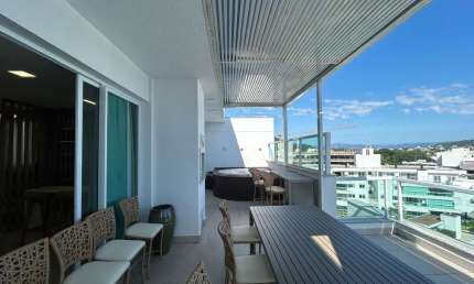 Cobertura plana com 3 quartos em Jurerê, Florianópolis