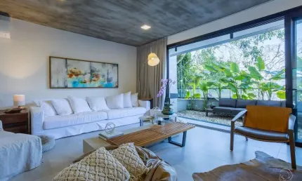 Casa Residencial de 3 dorms no bairro Lagoa Da Conceição