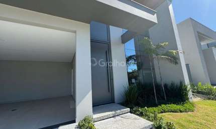 Casa de 241m² com 3 quartos sendo 1 suíte na Pedra Branca