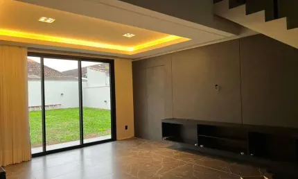 Casa Residencial de 3 dorms no bairro Jardim Atlântico