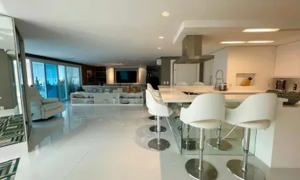 Apartamento com 220,75m de 1 quarto sendo 1 suíte na Agronômica