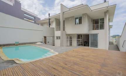 Casa Residencial de 4 dormitórios no bairro Pedra Branca
