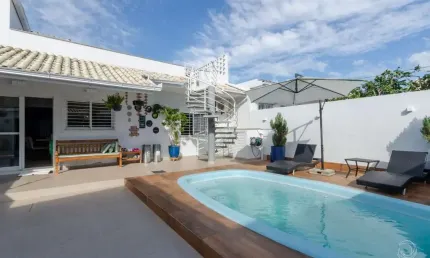 Casa com 3 quartos à venda na Rua José Cândido da Silva, --, Estreito, Florianópolis