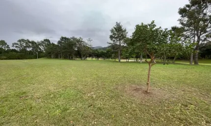 Terreno de 827.01m² no bairro ingleses do rio vermelho