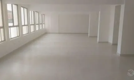 Sala comercial de 211m² no centro de florianópolis.