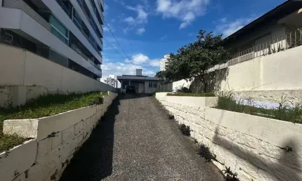 Terreno de 378 m² em Barreiros com Viabilidade para 14 Andares