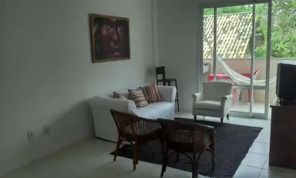 Apartamento Com 03 Dormitórios No Bairro Rio Tavares!