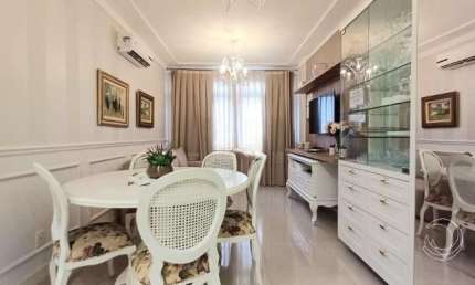Apartamento com 57m², 2 dormitórios no bairro Centro em Florianópolis.