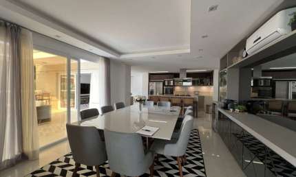 Casa alto padrão, 4 dormitórios no bairro Itacorubi.