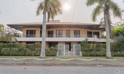 Casa Alto Padrão com 467,00m² e 5 suítes em Jurerê Internacional