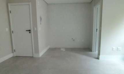 Apartamento novo com 1 dorm e 1 vaga de garagem, piscina, lavanderia, cowork e salão de festas a poucos passos da UFSC