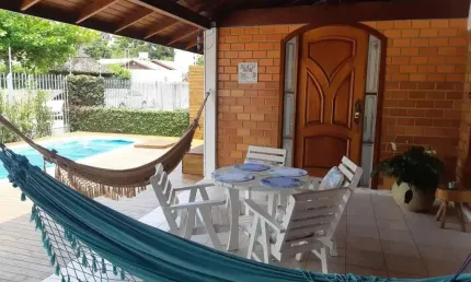Casa residencial com 4 dormitórios no bairro Canasvieiras.