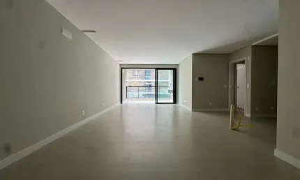 Apartamento 131m², 1 suíte, 1 demi e 02 vagas em Jurerê
