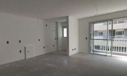 Excelente apartamento com 2 quartos localizado no Ribeirão da ilha