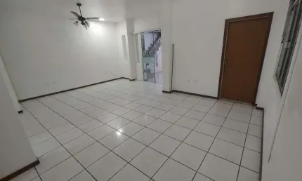 Casa com 5 quartos e com elevador, no bairro Estreito - Florianópolis SC