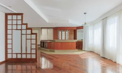 Apartamento com 4 quartos e vista mar na Beira Mar Norte