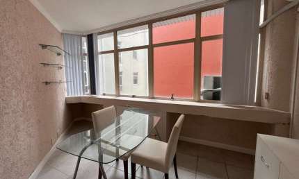 Sala Comercial com 42m² no Centro de Florianópolis.